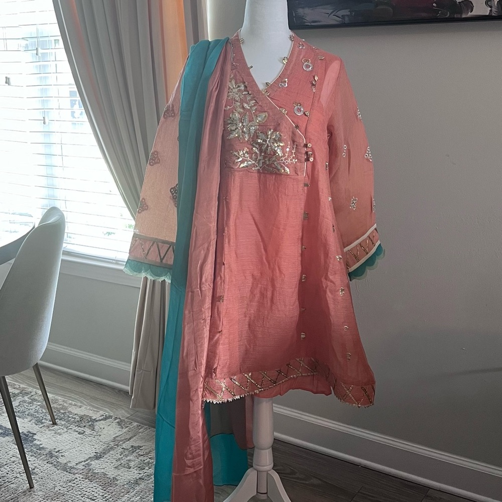 Embroidered orange and Teal Traditional Dress
Pakistani indian shalwar kameez